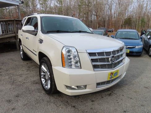 Used 2012 Cadillac Escalade Platinum image 4