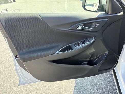 Used 2025 Chevrolet Malibu LT FWD image 21