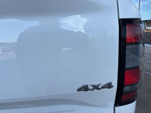 New 2026 Nissan Frontier SV image 17