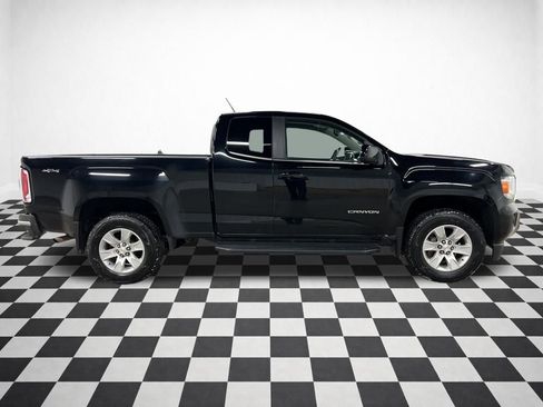 Used 2017 GMC Canyon SLE w/ SLE Convenience Package image 2