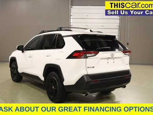 Used 2019 Toyota RAV4 XLE FWD image 6