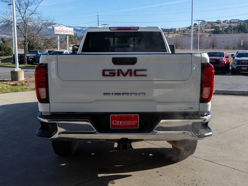 Used 2024 GMC Sierra 2500 SLE w/ Preferred Package image 6