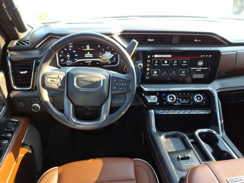 Used 2024 GMC Sierra 3500 Denali Ultimate AWD/4WD image 13