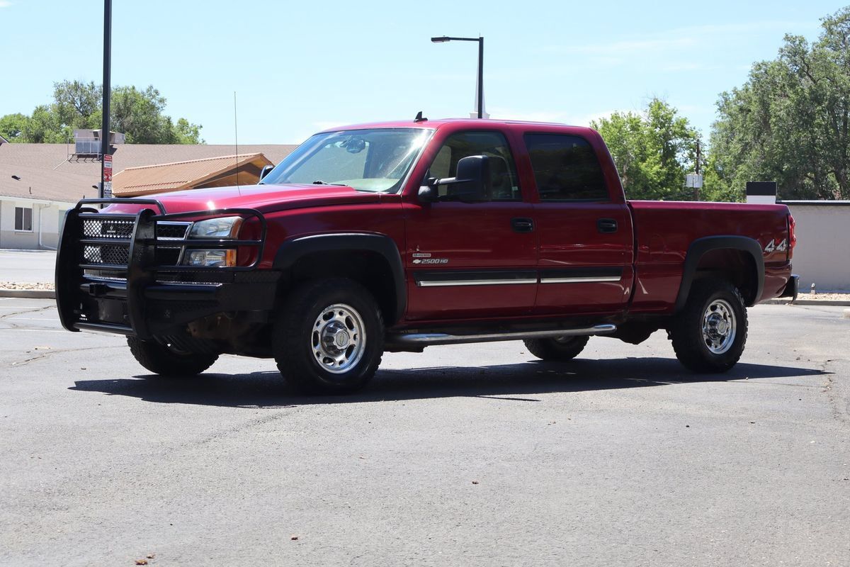 Used 2006 Chevrolet Silverado 2500 LT w/ Onstar Plus Package AWD/4WD image 11