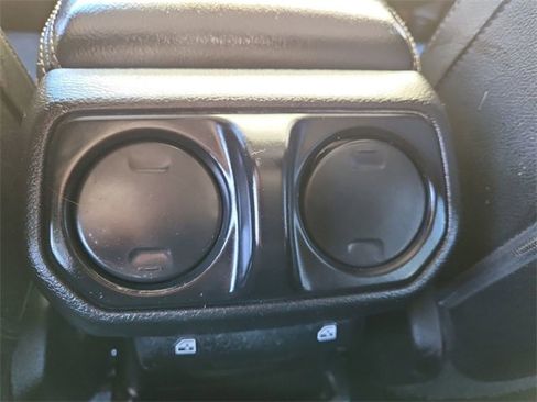 Used 2018 Jeep Wrangler Unlimited Sahara image 20