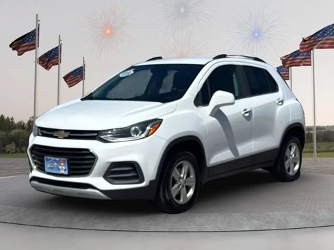 Used 2018 Chevrolet Trax LT AWD/4WD image 2