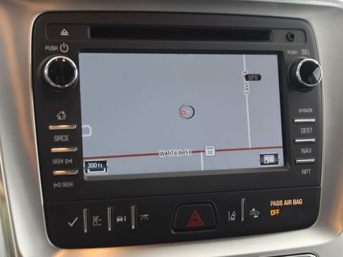 Used 2017 GMC Acadia Limited SLT AWD/4WD image 9