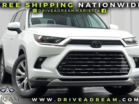 Used 2024 Toyota Grand Highlander FWD image 2