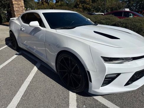 Used 2016 Chevrolet Camaro SS image 2
