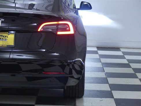 Used 2023 Tesla Model 3 Standard Range image 29