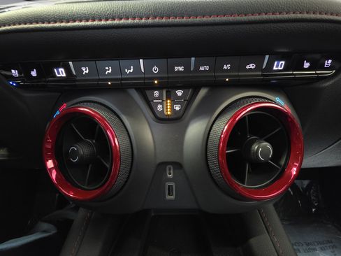 Used 2020 Chevrolet Blazer RS AWD/4WD image 32