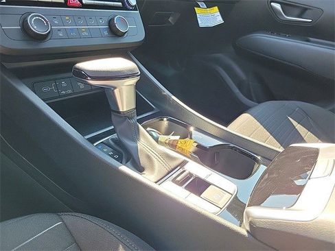 Used 2025 Hyundai Santa Cruz SE image 26