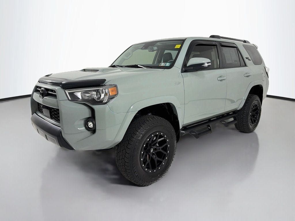Used 2022 Toyota 4Runner TRD Off-Road Premium AWD/4WD image 3