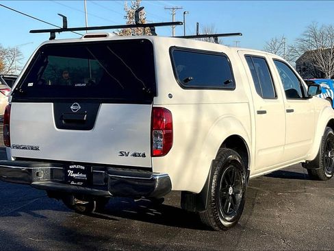Used 2019 Nissan Frontier SV image 16