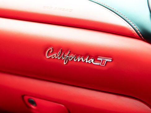 Used 2016 Ferrari California T RWD image 26