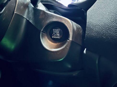 Used 2020 Jeep Renegade Sport w/ UConnect 7.0 Group FWD image 31