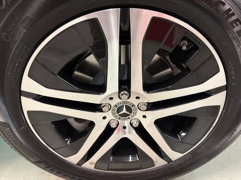 Used 2020 Mercedes-Benz GLS 450 4MATIC image 36