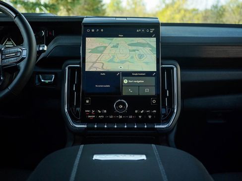 New 2026 GMC Yukon Denali w/ Denali Reserve Package AWD/4WD image 18