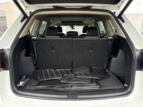 Used 2024 Volkswagen Atlas Peak Edition SE AWD/4WD image 12