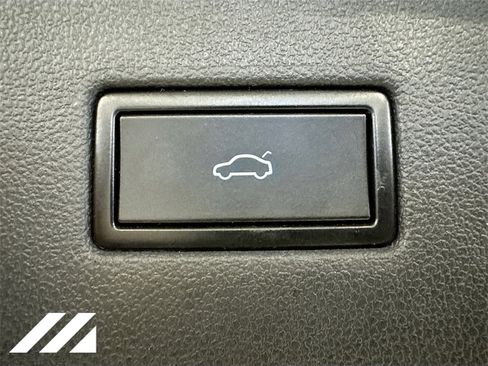 Used 2020 Volkswagen Tiguan SEL w/ Tiguan Two-Row MDO Package image 28