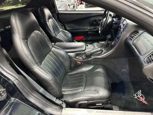 Used 1999 Chevrolet Corvette Convertible w/ Performance Handling Pkg image 18