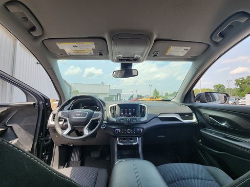 Used 2024 GMC Terrain SLE w/ Driver Convenience Package FWD image 20