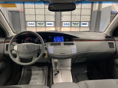 Used 2009 Toyota Avalon image 25