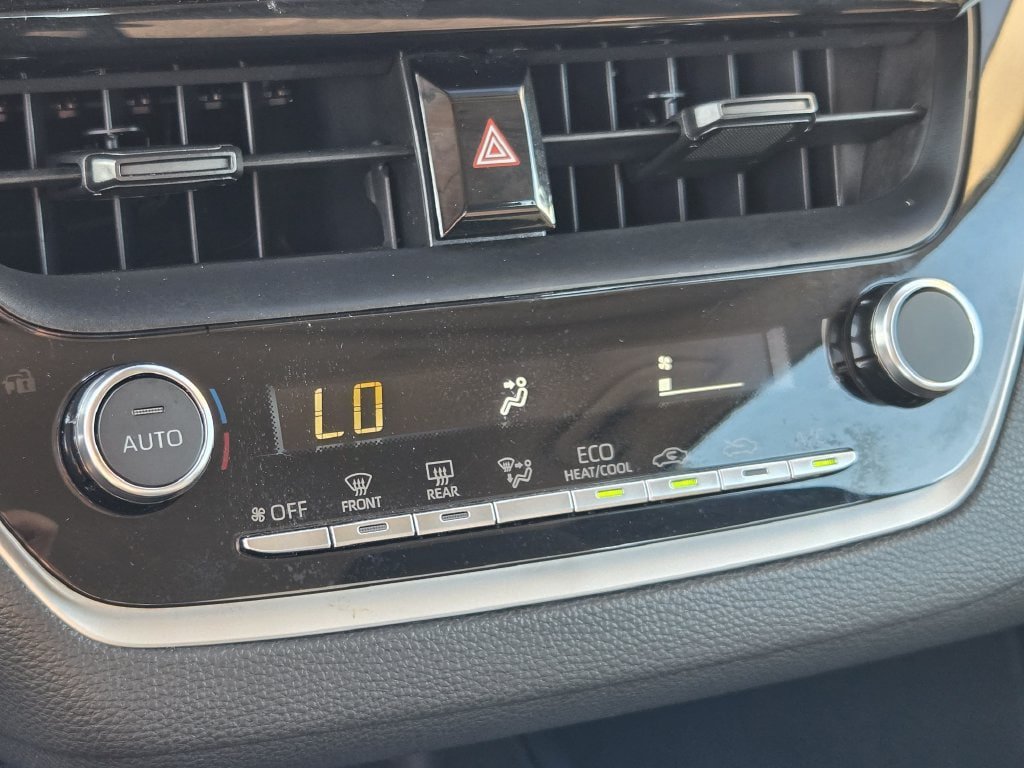 Used 2025 Toyota Corolla LE FWD image 19