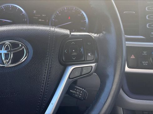 Used 2019 Toyota Highlander Limited Platinum image 23