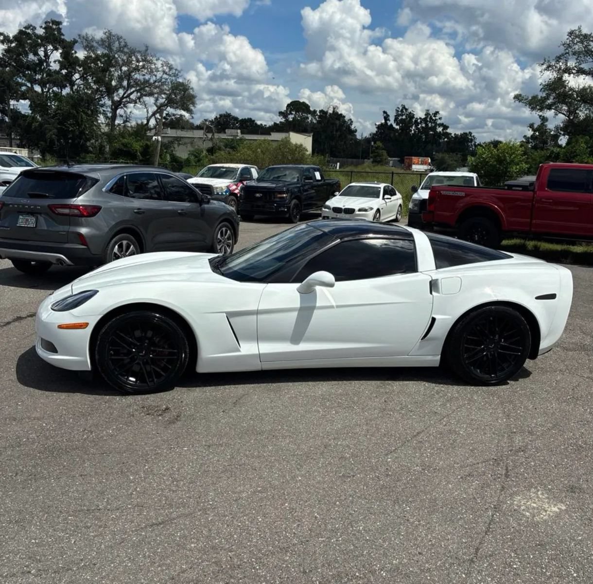 Used 2006 Chevrolet Corvette Coupe w/ Preferred Equipment Group RWD image 2