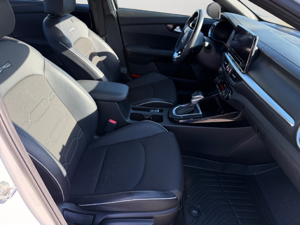 Used 2023 Kia Forte GT-Line w/ GT-Line Premium Package FWD image 12