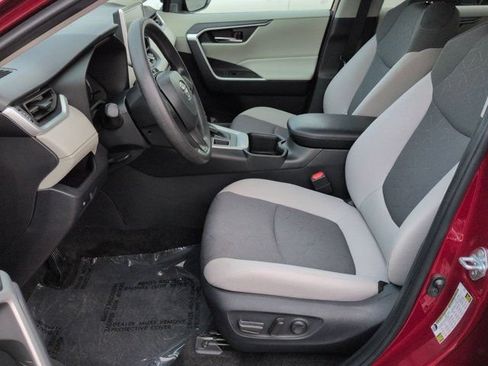 Used 2024 Toyota RAV4 XLE AWD/4WD image 8