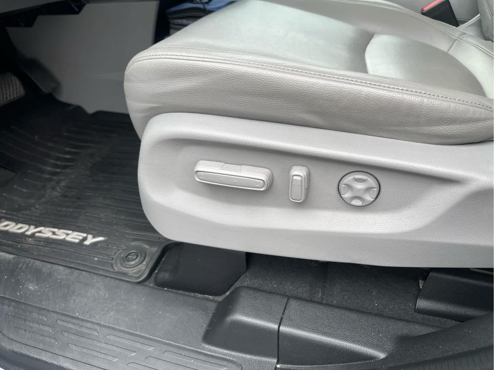 Used 2023 Honda Odyssey Touring image 9