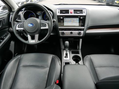 Used 2016 Subaru Outback 3.6R Limited AWD/4WD image 10