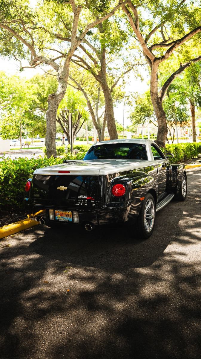 Used 2006 Chevrolet SSR w/ Preferred Equipment Group RWD image 38