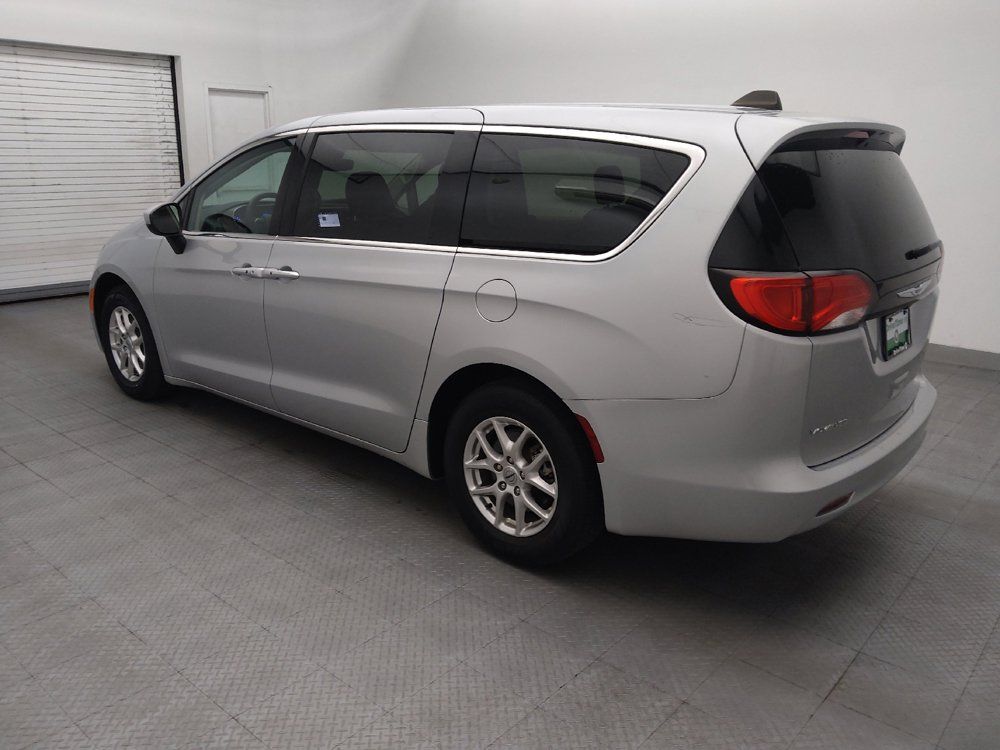 Used 2023 Chrysler Voyager LX FWD image 3