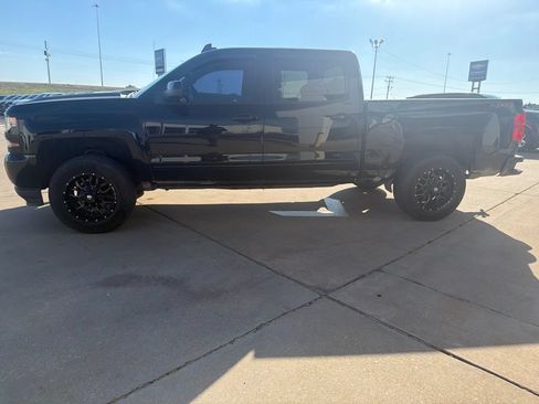 Used 2018 Chevrolet Silverado 1500 LT w/ Texas Edition AWD/4WD image 5