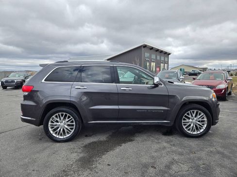 Used 2018 Jeep Grand Cherokee Summit AWD/4WD image 9