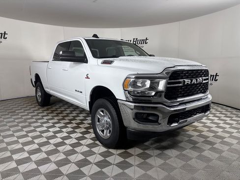 Used 2022 RAM 2500 Big Horn w/ Cold Weather Group image 3