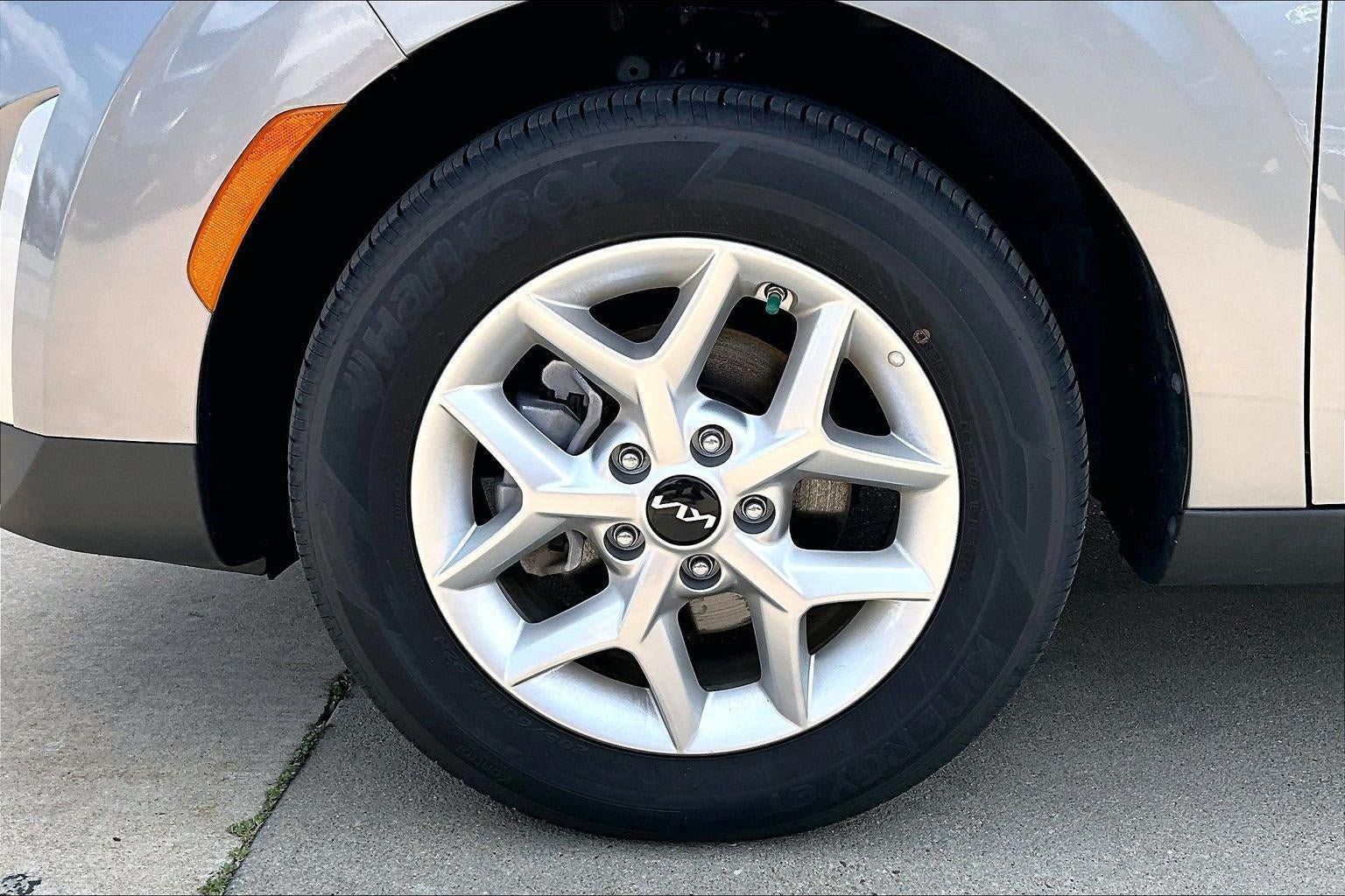 Used 2025 Kia Soul LX w/ LX Technology Package FWD image 31