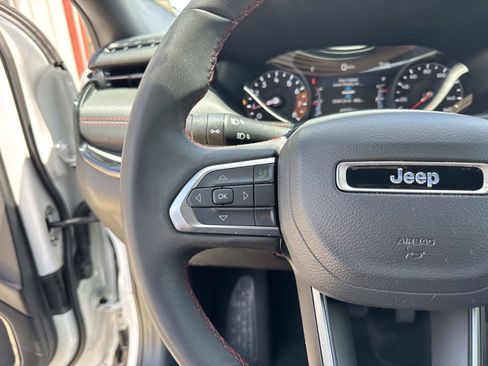 Used 2025 Jeep Compass Trailhawk AWD/4WD image 22