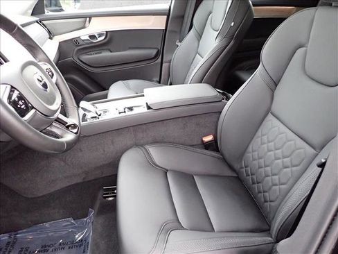 Used 2025 Volvo XC90 T8 Plus w/ Protection Package Premier AWD/4WD image 14