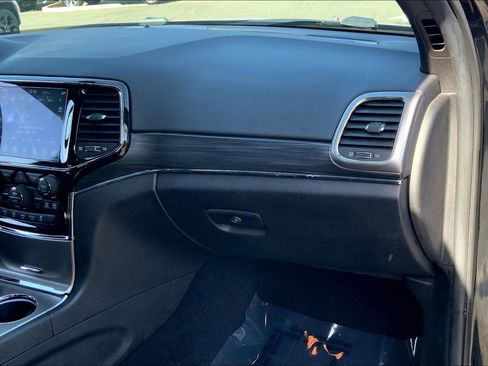 Used 2021 Jeep Grand Cherokee Limited w/ Trailer Tow Group IV image 17