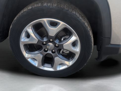 Used 2020 Jeep Compass Limited AWD/4WD image 28
