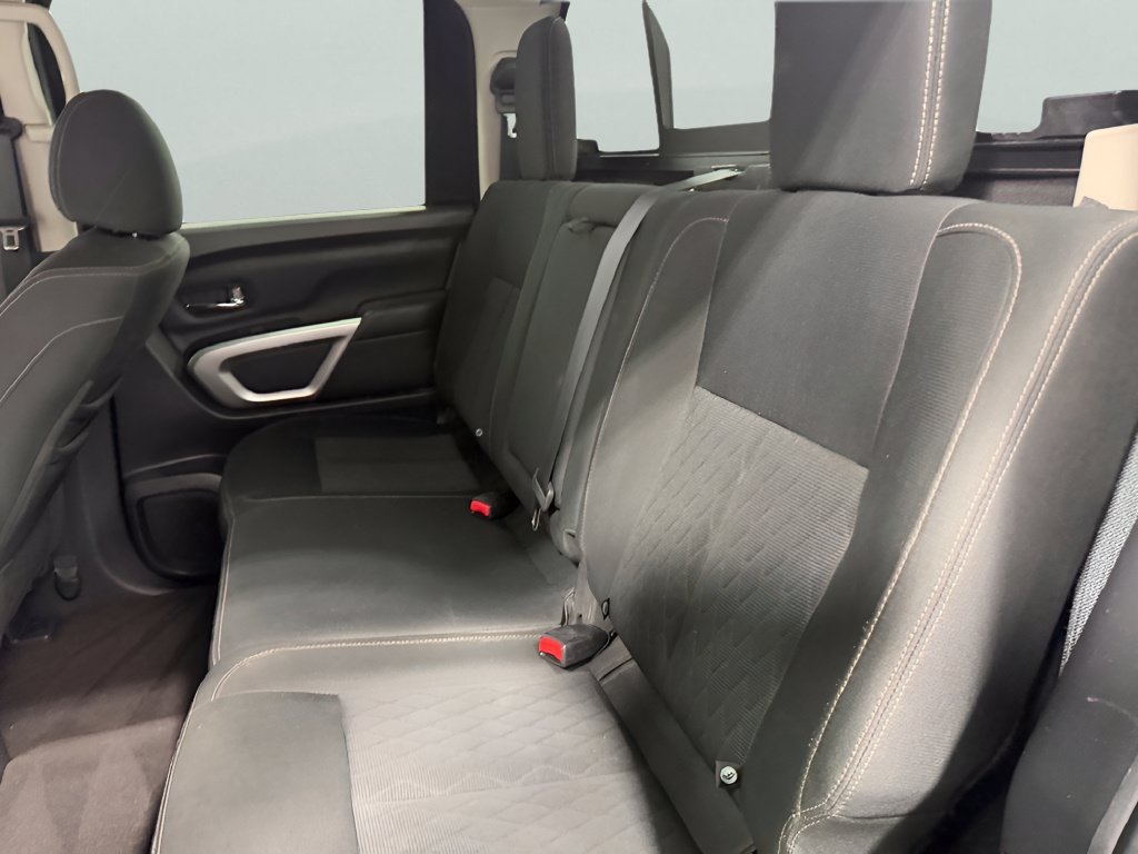 Used 2018 Nissan Titan SV w/ SV Convenience Package AWD/4WD image 13