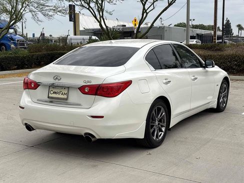 Used 2017 INFINITI Q50 Signature Edition w/ All Weather Package (L93) RWD image 3