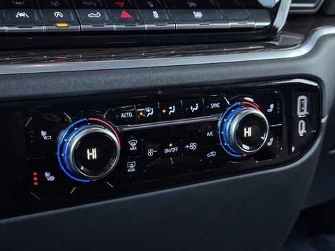 Used 2023 GMC Sierra 1500 Elevation w/ LPO, Elevation Black Package image 28