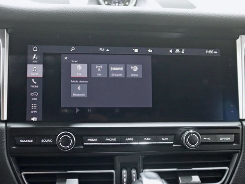 Used 2020 Porsche Macan S AWD/4WD image 19