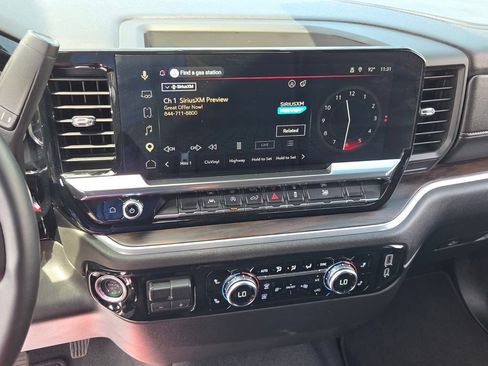Certified 2026 GMC Sierra 1500 SLT AWD/4WD image 17