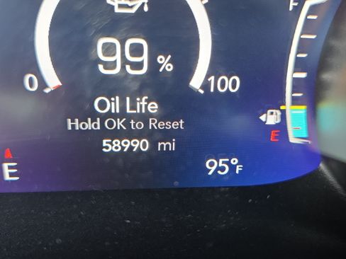 Used 2022 Chrysler Pacifica Pinnacle FWD image 27